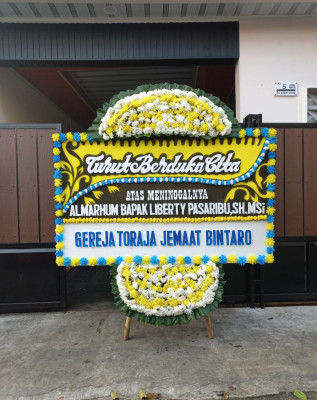 Papan Bunga Duka di Tamiang Layang