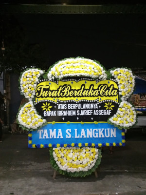Papan Bunga Duka di Tamiang Layang